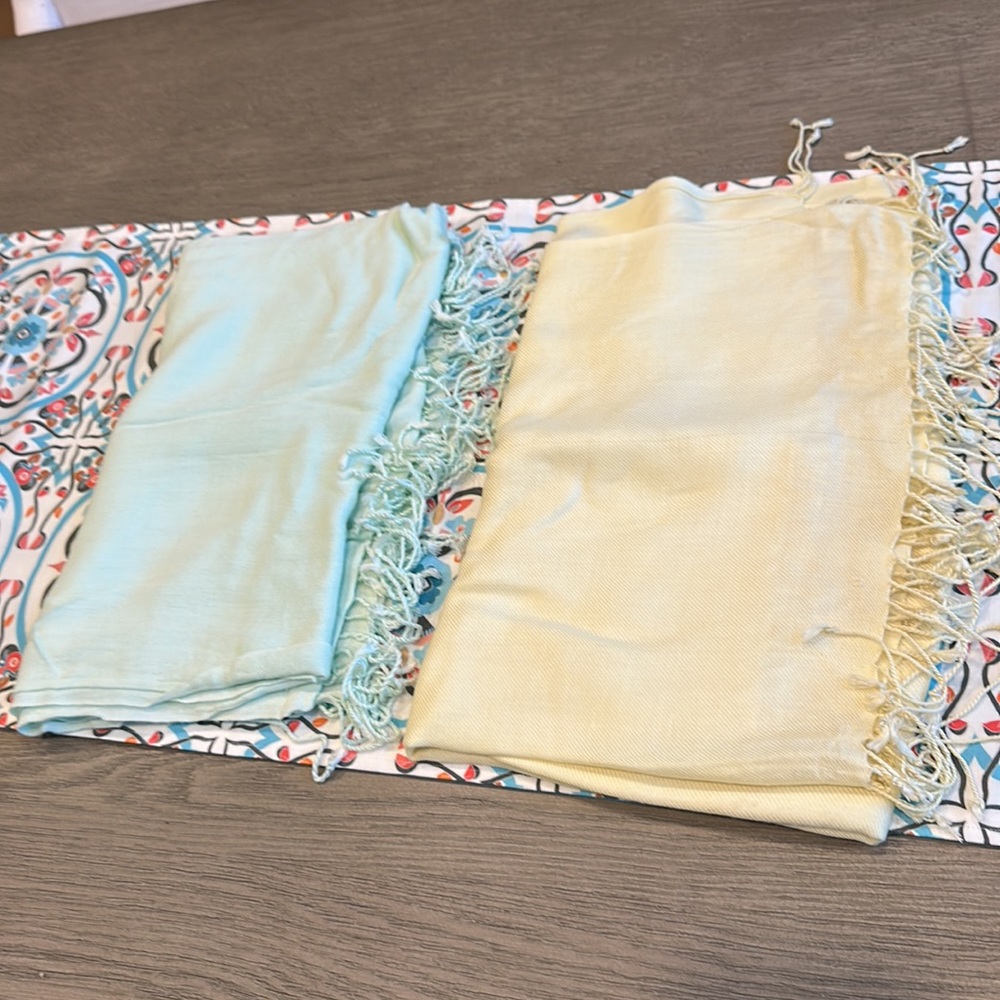 Two shawls - Picture 2 of 2